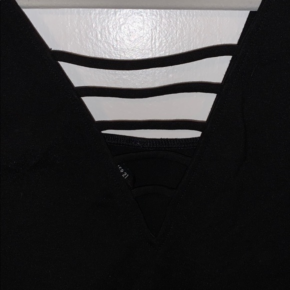 Cropped v neck - Picture 3 of 4